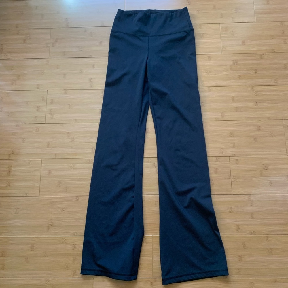 American Eagle black flare leggings, S